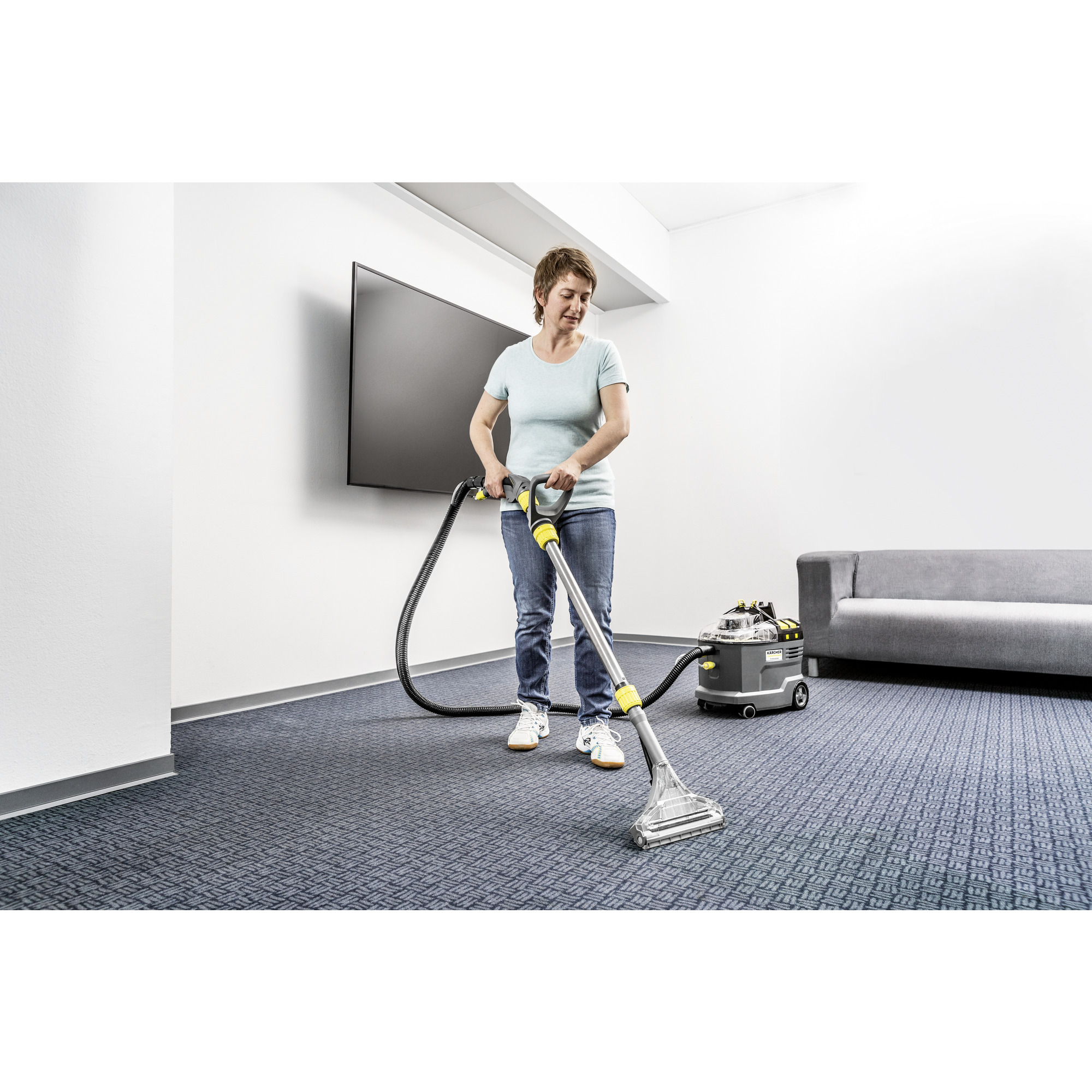 Puzzi_9_1_Bp_spray_carpet_cleaning_app_03_CI20_Web-Portal-Image-2000x2000px